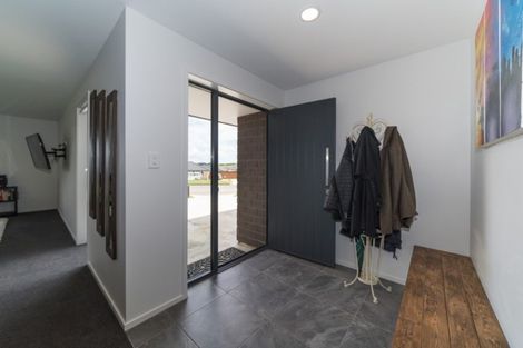 Photo of property in 24 Macdonald Heights, Feilding, 4702