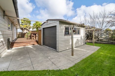 Photo of property in 21 Palliser Place, Milson, Palmerston North, 4414