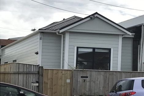 Photo of property in 7 Milton Street, Berhampore, Wellington, 6023