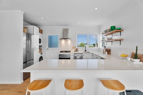 Photo of property in 1/181 Forrest Hill Road, Forrest Hill, Auckland, 0620