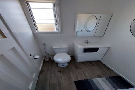 Photo of property in 70 Melbourne Road, Island Bay, Wellington, 6023