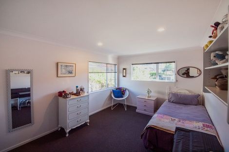 Photo of property in 143 Westchester Drive, Churton Park, Wellington, 6037