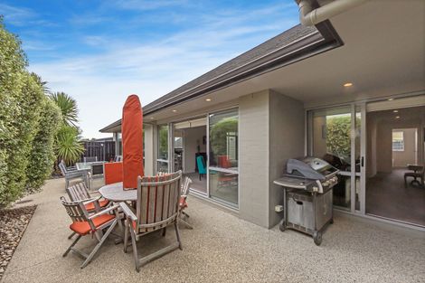 Photo of property in 1 Bridal Place, Silverdale, 0932