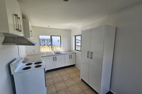 Photo of property in 86 Reeves Road, Pakuranga Heights, Auckland, 2010