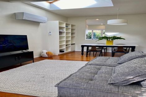 Photo of property in 10 Moir Street, Mount Victoria, Wellington, 6011