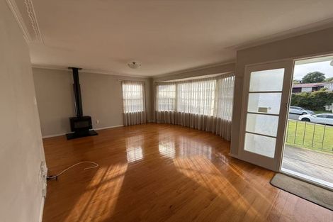 Photo of property in 69 La Rosa Street, Green Bay, Auckland, 0604