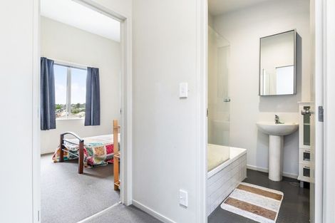 Photo of property in 49 Albionvale Road, Glen Eden, Auckland, 0602