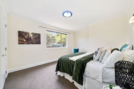 Photo of property in 24 Saunders Close, Whitby, Porirua, 5024