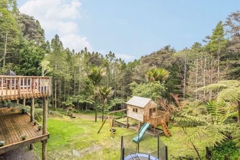 Photo of property in 204 Forest Hill Road, Waiatarua, Auckland, 0612