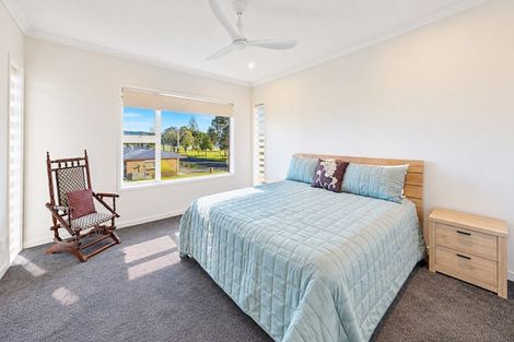Photo of property in 305a Beach Road, Whangamata, 3620