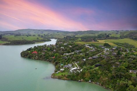 Photo of property in 104d Greenslade Road, Raglan, 3295