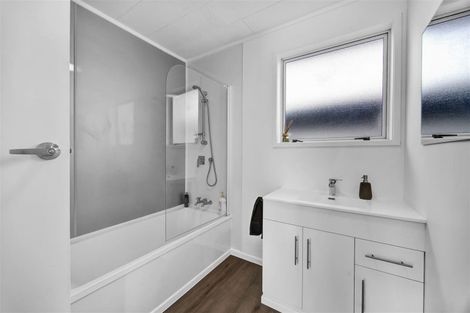 Photo of property in 3 Trimble Place, Bell Block, New Plymouth, 4312