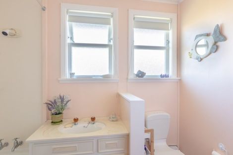 Photo of property in 19 Spur Grove, Titahi Bay, Porirua, 5022