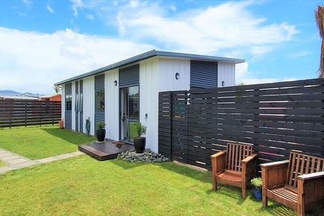 Photo of property in 125 Ngaio Drive, Matarangi, Whitianga, 3592