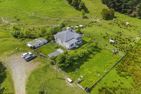 Photo of property in 14 Wilson Road, Hunterville, 4730