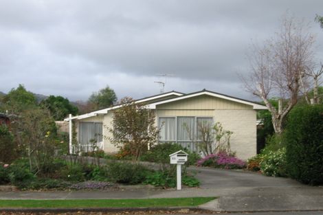 Photo of property in 25 Walton Avenue, Waikanae, 5036