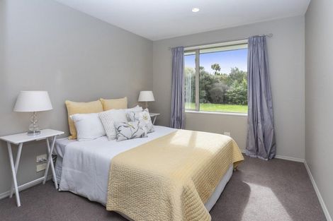 Photo of property in 37 Hussey Road, Harewood, Christchurch, 8051