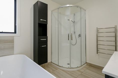 Photo of property in 19 Parawera Drive, Acacia Bay, Taupo, 3330