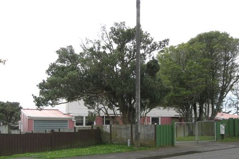 Photo of property in 13-15 Resolution Place, Marfell, New Plymouth, 4310