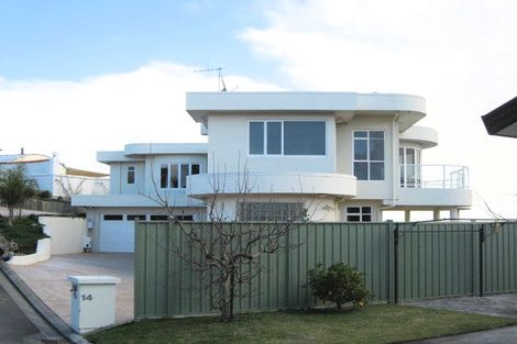 Photo of property in 14 Woodford Heights, Havelock North, 4130