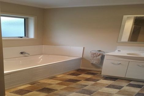 Photo of property in 24a Taylor Terrace, Tawa, Wellington, 5028