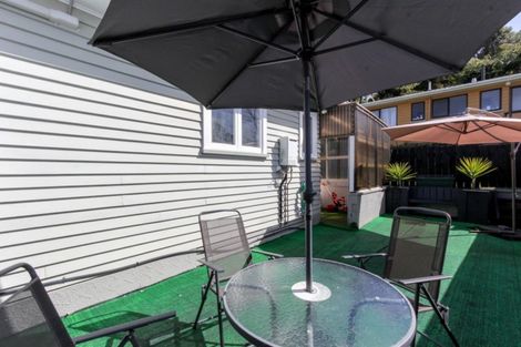 Photo of property in 16 Kenmore Street, Westown, New Plymouth, 4310