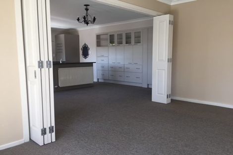 Photo of property in 2/30 Woodford Terrace, Ilam, Christchurch, 8053