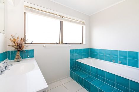 Photo of property in 5 Valerie Street, Clive, 4102