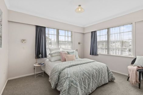 Photo of property in 1/95 Whites Line East, Waiwhetu, Lower Hutt, 5010