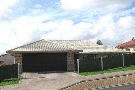 Photo of property in 17 Semillon Avenue, Henderson, Auckland, 0612