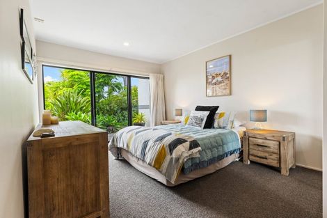 Photo of property in 75 Cliff Road, Torbay, Auckland, 0630
