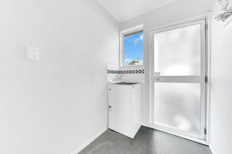 Photo of property in 1/3 Etherton Drive, Weymouth, Auckland, 2103