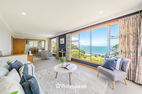 Photo of property in 2 Singers Road, Korokoro, Lower Hutt, 5012