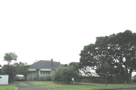 Photo of property in 21 Pilkington Road, Panmure, Auckland, 1072