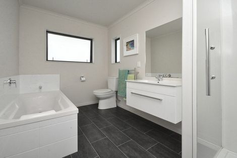 Photo of property in 76 Daniel Parade, Mangawhai, Wellsford, 0975