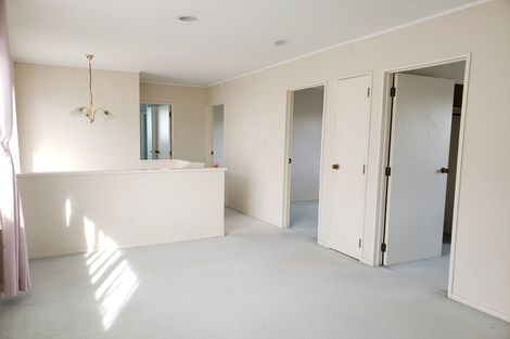 Photo of property in 1/1 Emma Court, Northpark, Auckland, 2013