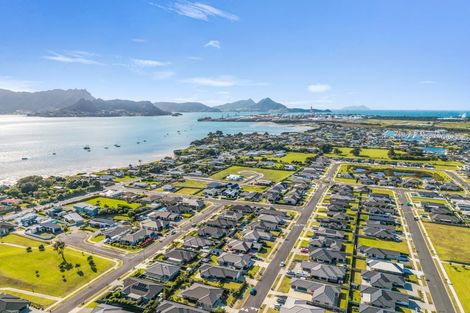 Photo of property in 11 Kaurinui Crescent, One Tree Point, 0118