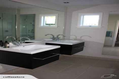 Photo of property in 13 Hardwicke Street, Sumner, Christchurch, 8081