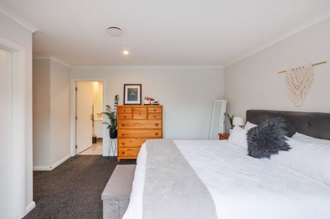 Photo of property in 41 Coutts Way, Fitzherbert, Palmerston North, 4410