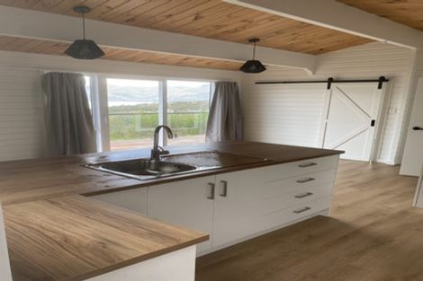 Photo of property in 31 Bayview Road, Charteris Bay, Lyttelton, 8971