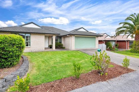 Photo of property in 12 Parkcrest Drive, Henderson, Auckland, 0612