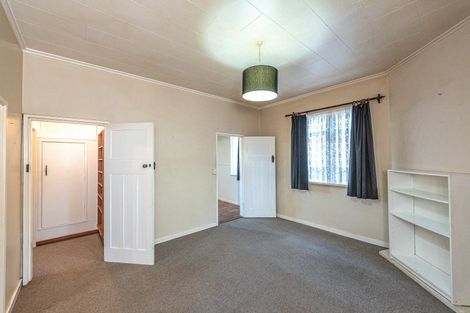 Photo of property in 10 Cavell Place, Gonville, Whanganui, 4501