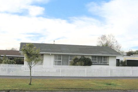 Photo of property in 18 Howden Road, Fairfield, Hamilton, 3214