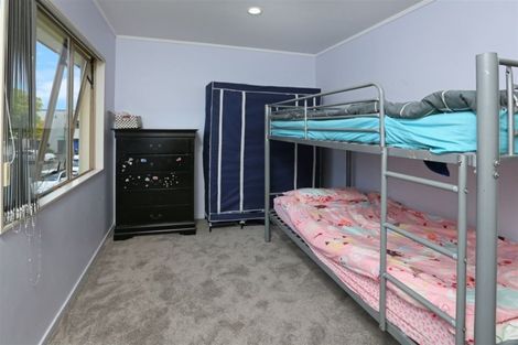 Photo of property in 11 Lockington Avenue, Henderson, Auckland, 0612