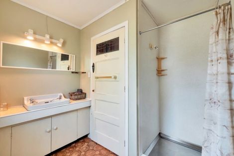 Photo of property in 103 Queen Street, Northcote Point, Auckland, 0627