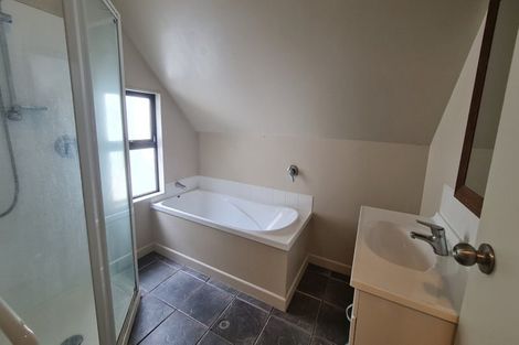 Photo of property in 30a Domanski Crescent, Owhiro Bay, Wellington, 6023