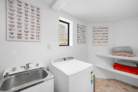 Photo of property in 30 Grove Road, Kelburn, Wellington, 6012