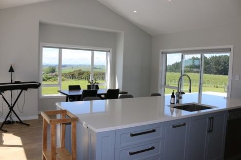 Photo of property in 83 View Road, Halcombe, Feilding, 4779