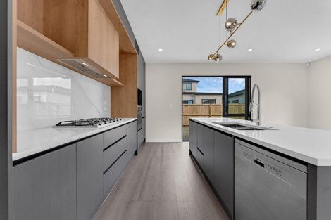 Photo of property in 31 Kaitiaki Drive, Clarks Beach, 2122