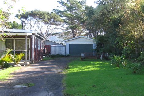 Photo of property in 99 Kauri Point Road, Laingholm, Auckland, 0604